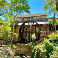 The Mill At Glen Ellen inside